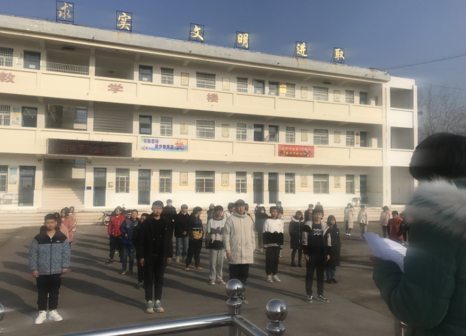 让爱国主义成为每一个学生的精神依靠定远县界牌学校举行国旗下宣讲