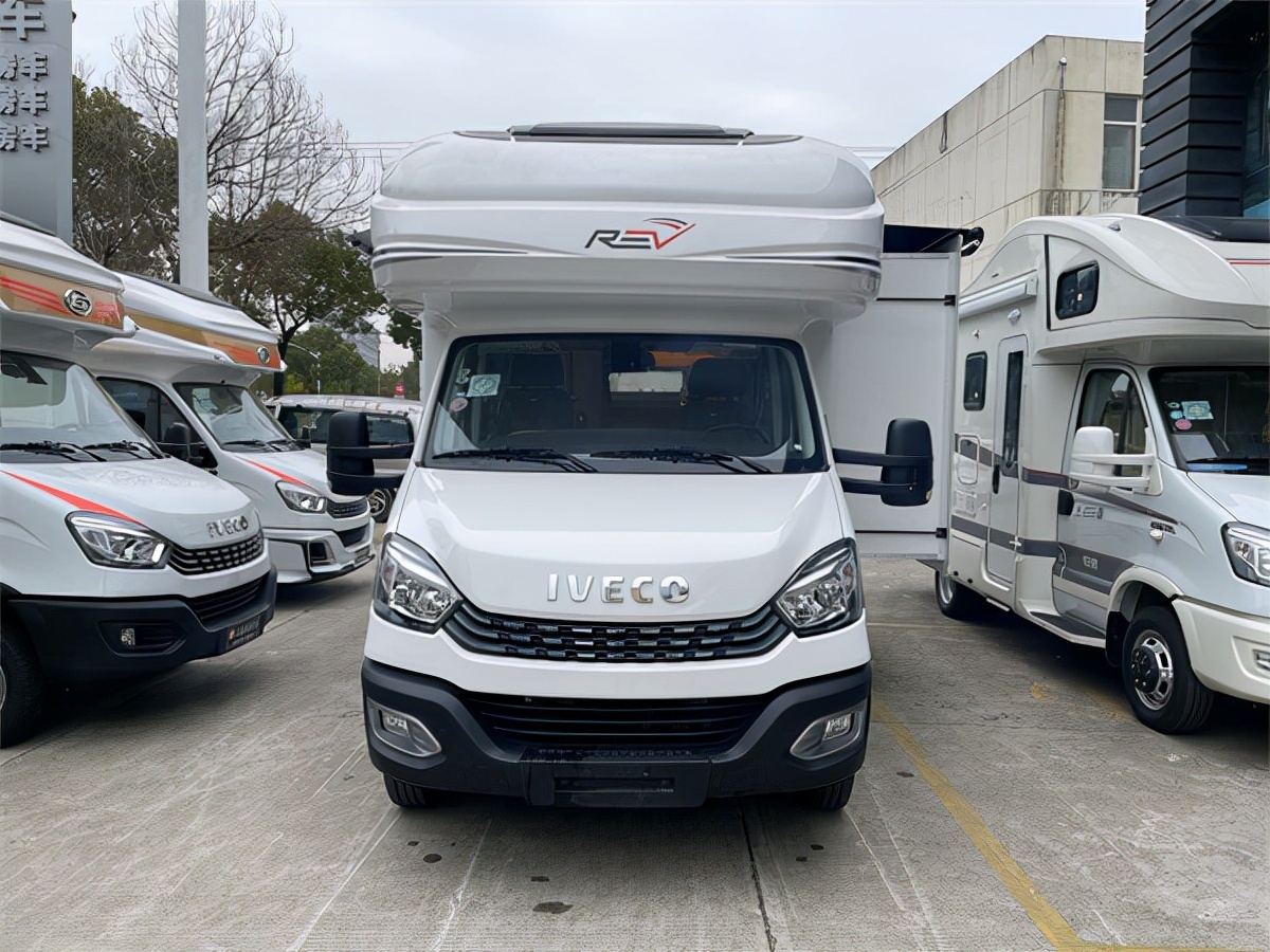 瑞弗v820依维柯房车纯正美式房车