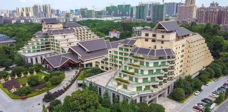 石峰投资的衡阳第一家五星级酒店林隐酒店,这里也是多起赌博,吸毒