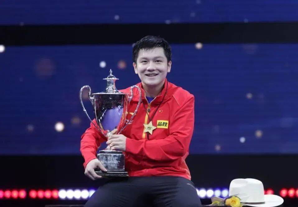 97年新晋军装帅哥,连夺两场世界冠军,网友:他在朝我招手__凤凰网