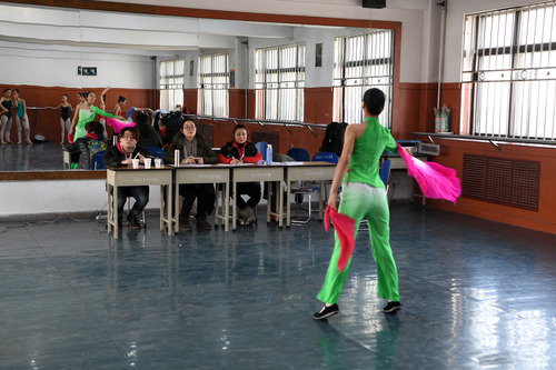 2019年1月18日,在兰州城市学院,考生参加舞蹈类艺考