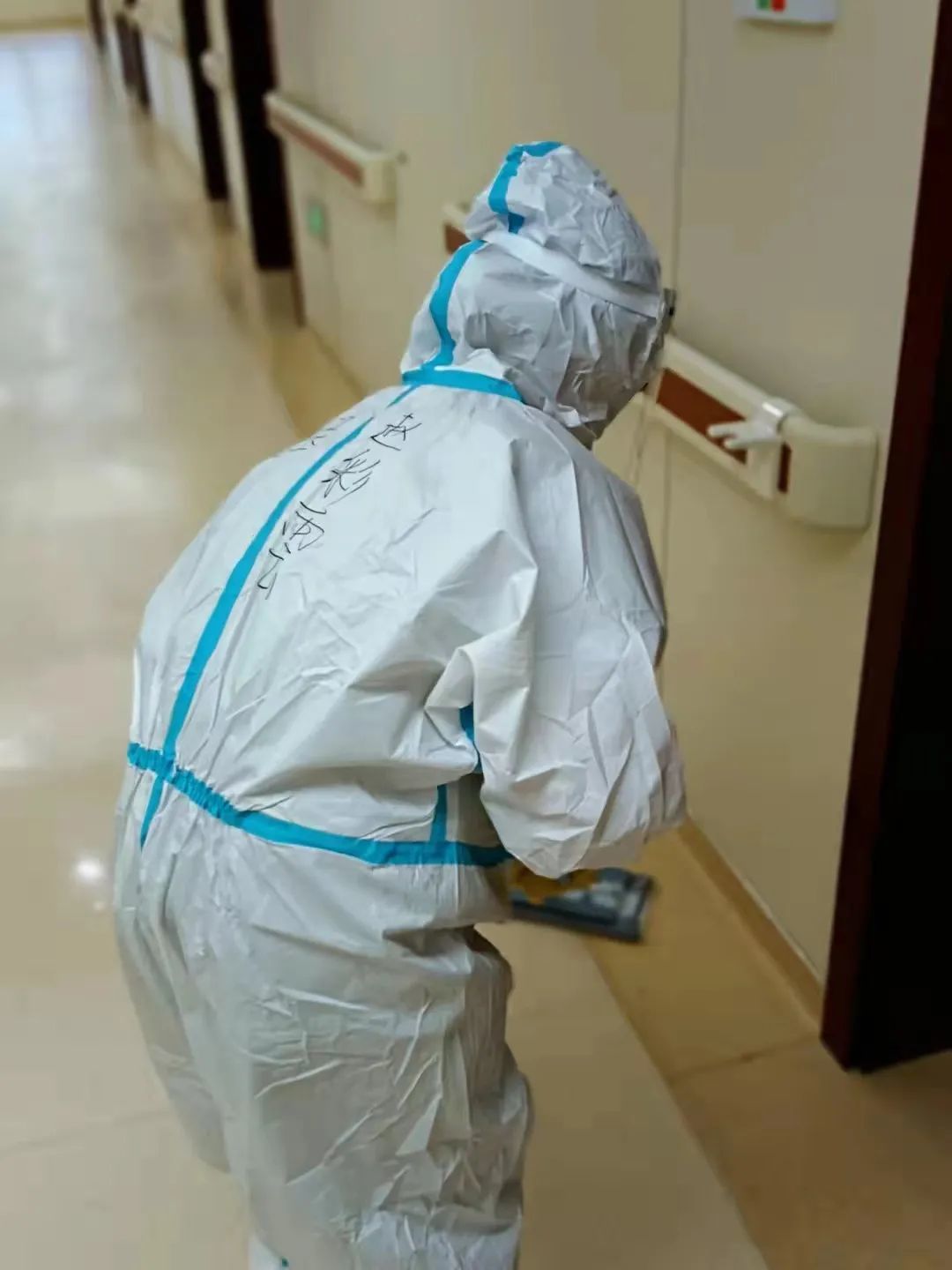 岂曰无衣，与子同裳！致敬甘肃省医抗疫逆行者