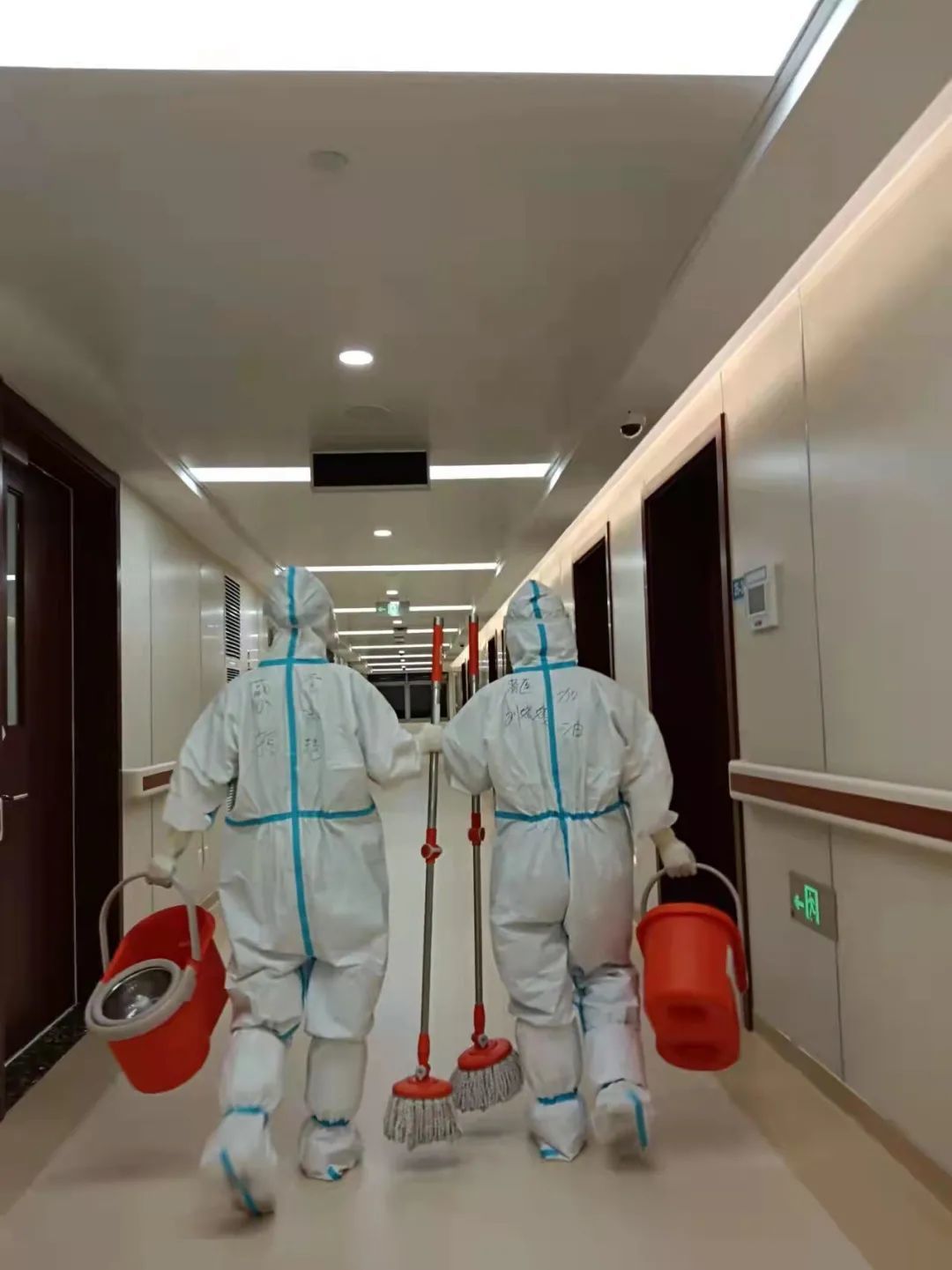 岂曰无衣，与子同裳！致敬甘肃省医抗疫逆行者