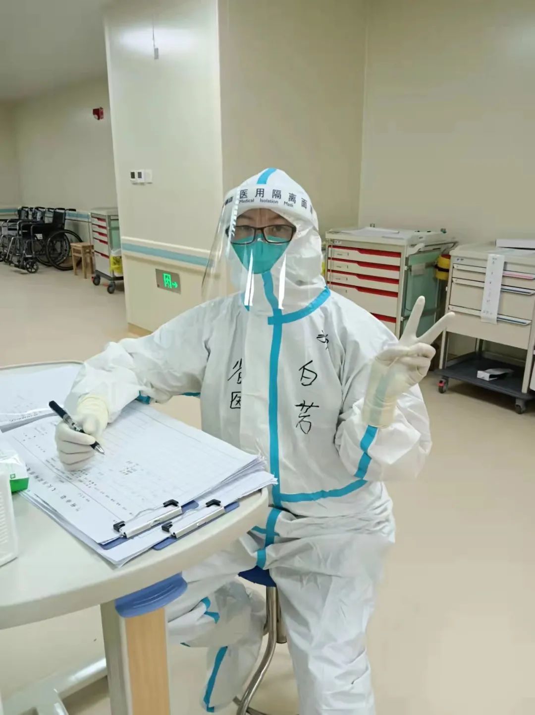 岂曰无衣，与子同裳！致敬甘肃省医抗疫逆行者