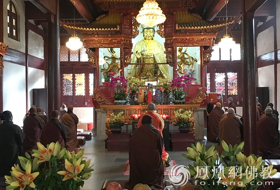 觀音古洞抗疫祈福法會現場(圖片來源:鳳凰網佛教 攝影:普陀山佛教協會