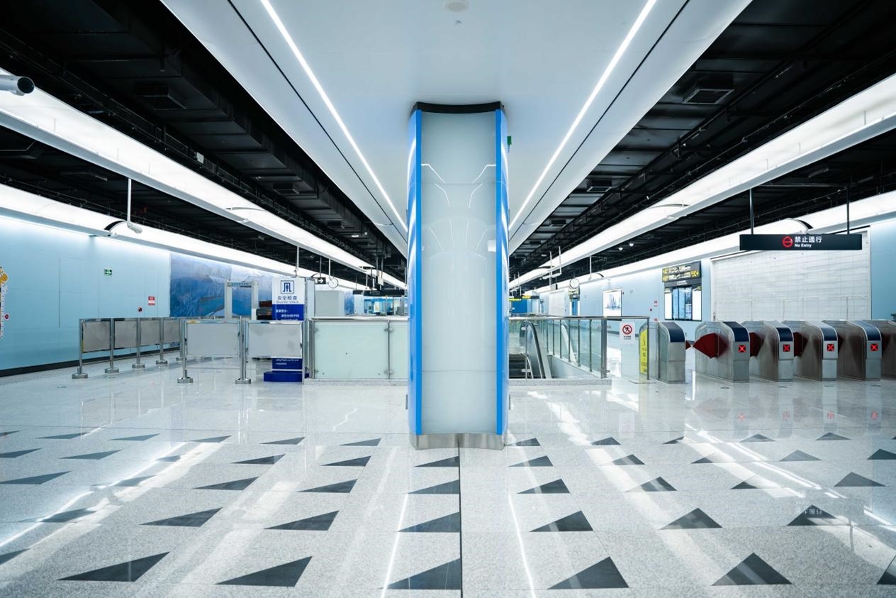 青岛地铁1号线试乘开始 预计年底全线通车