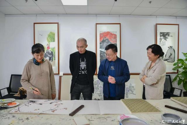 雅自静出灵动现——著名画家张德娜、曹暇走进文化视界