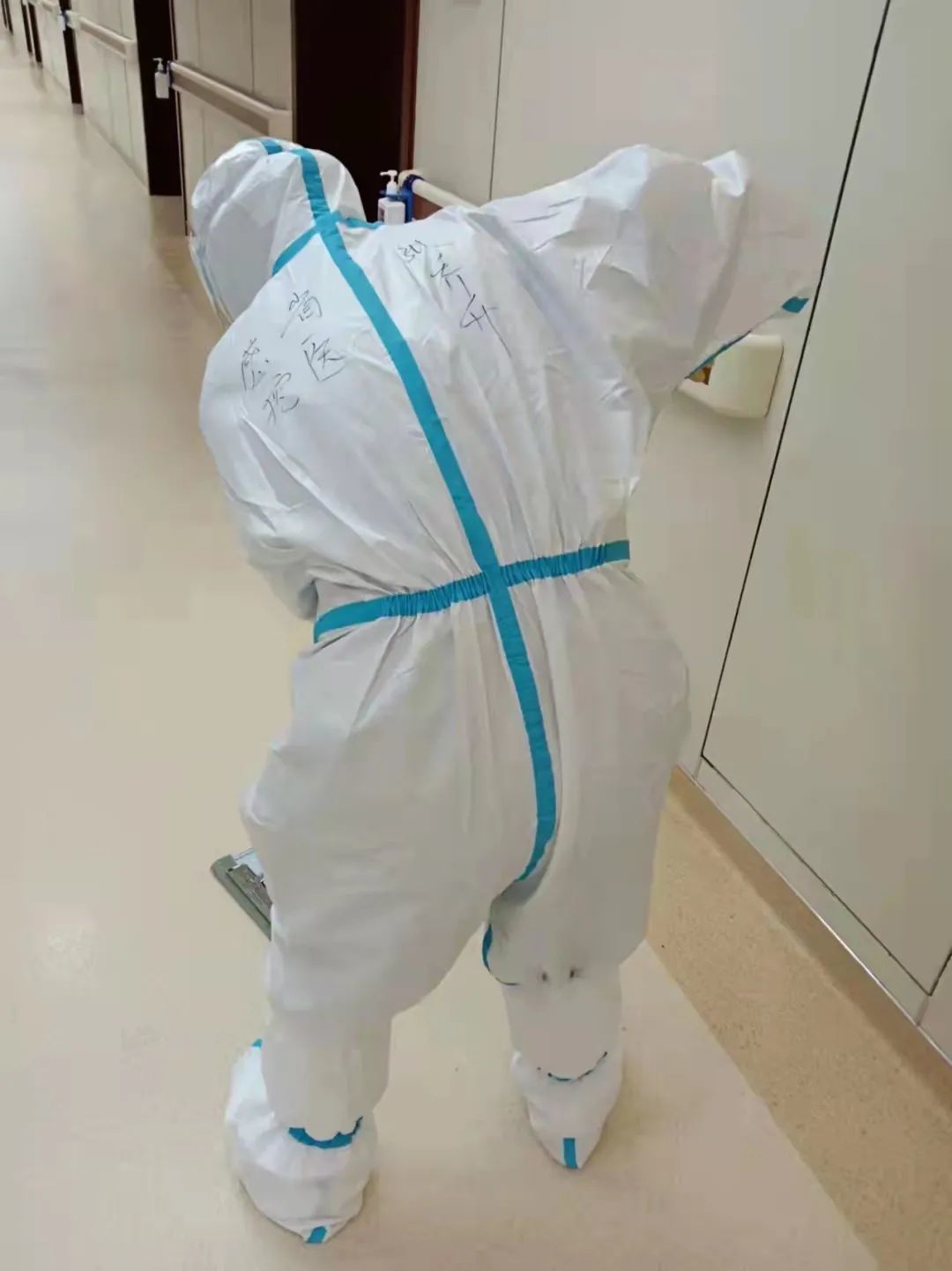 岂曰无衣，与子同裳！致敬甘肃省医抗疫逆行者