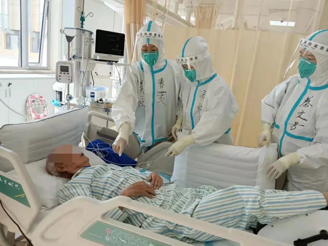 岂曰无衣，与子同裳！致敬甘肃省医抗疫逆行者