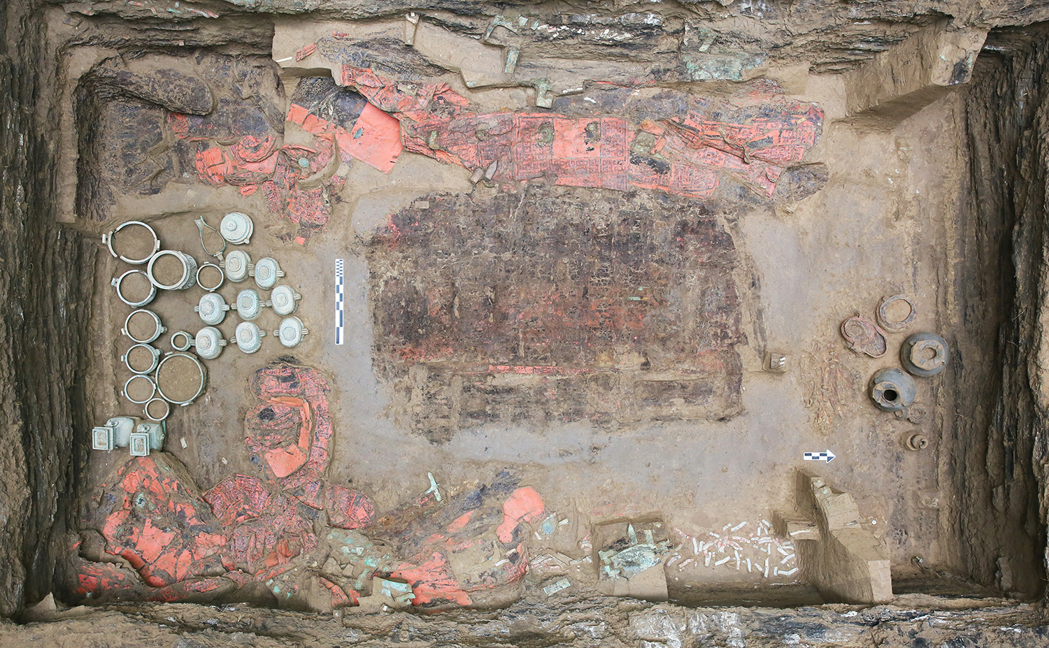 石家墓地M218椁室全景