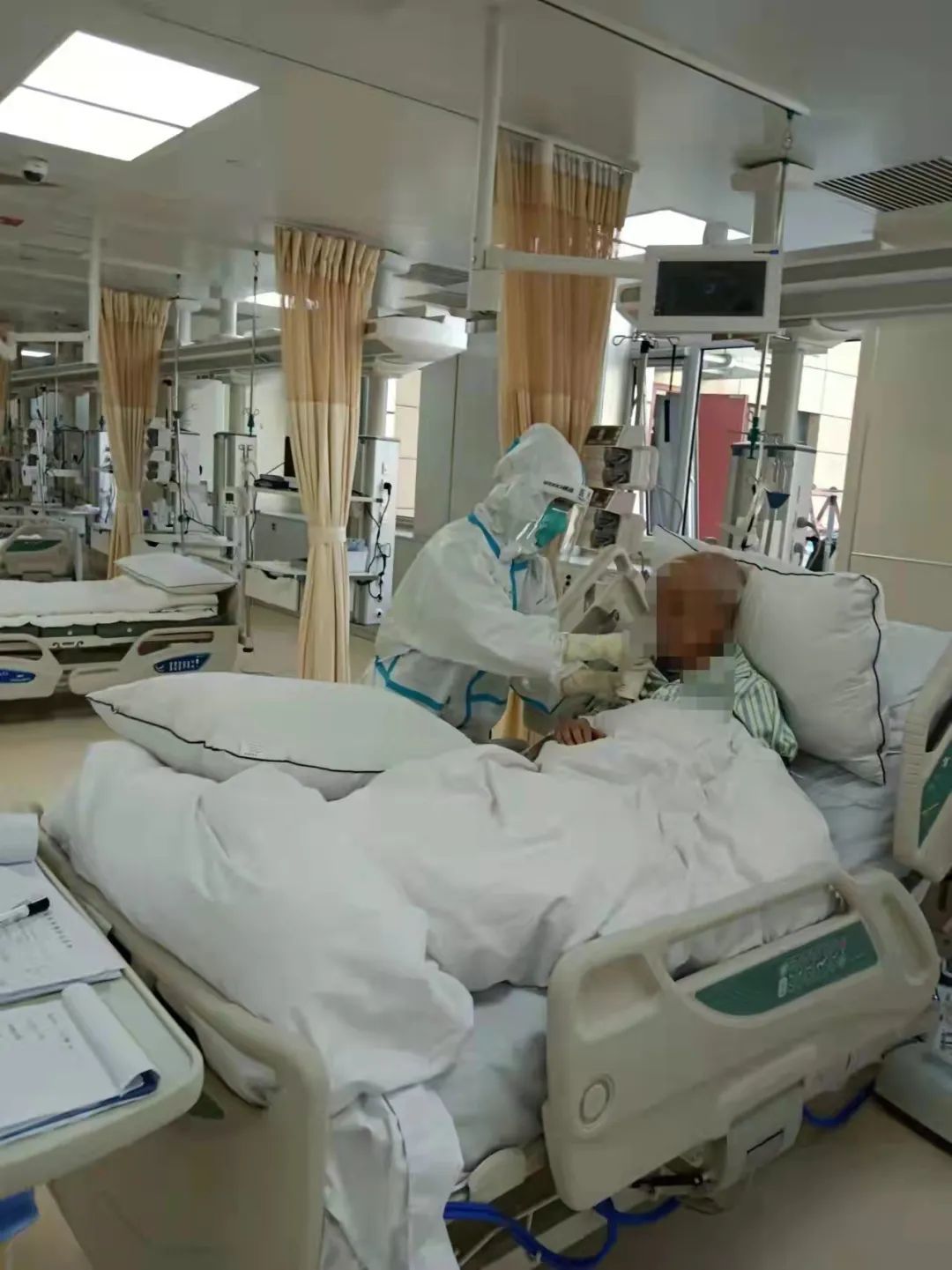 岂曰无衣，与子同裳！致敬甘肃省医抗疫逆行者