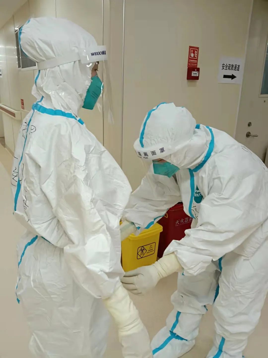 岂曰无衣，与子同裳！致敬甘肃省医抗疫逆行者