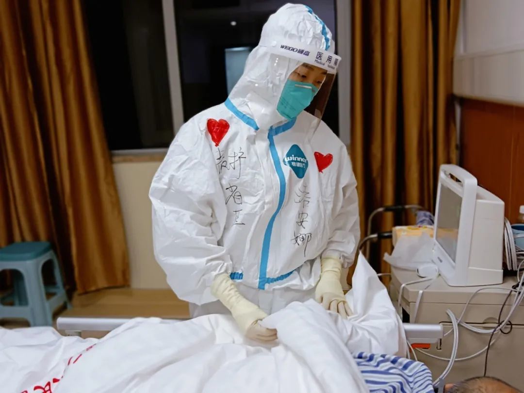岂曰无衣，与子同裳！致敬甘肃省医抗疫逆行者