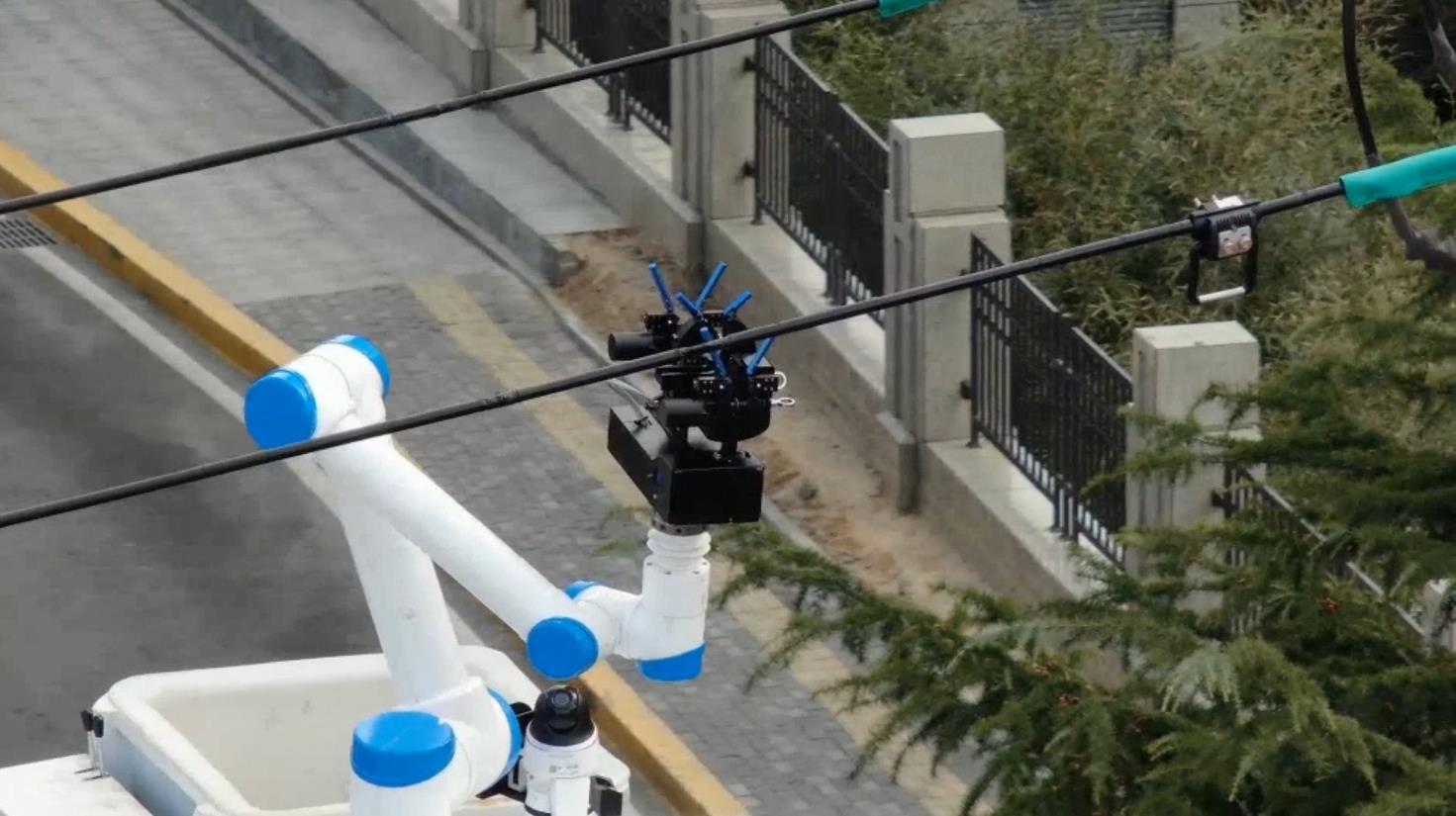 国网青岛供电公司:开展国内首次“5G+带电作业机器人”远程控制带电作业