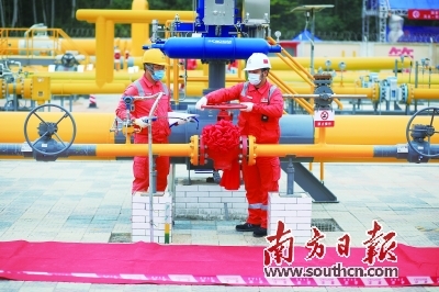 开阀通气现场。陈阳鸿 摄