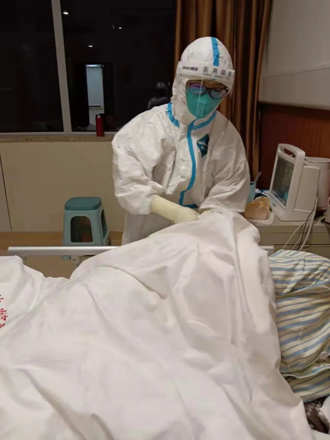 岂曰无衣，与子同裳！致敬甘肃省医抗疫逆行者