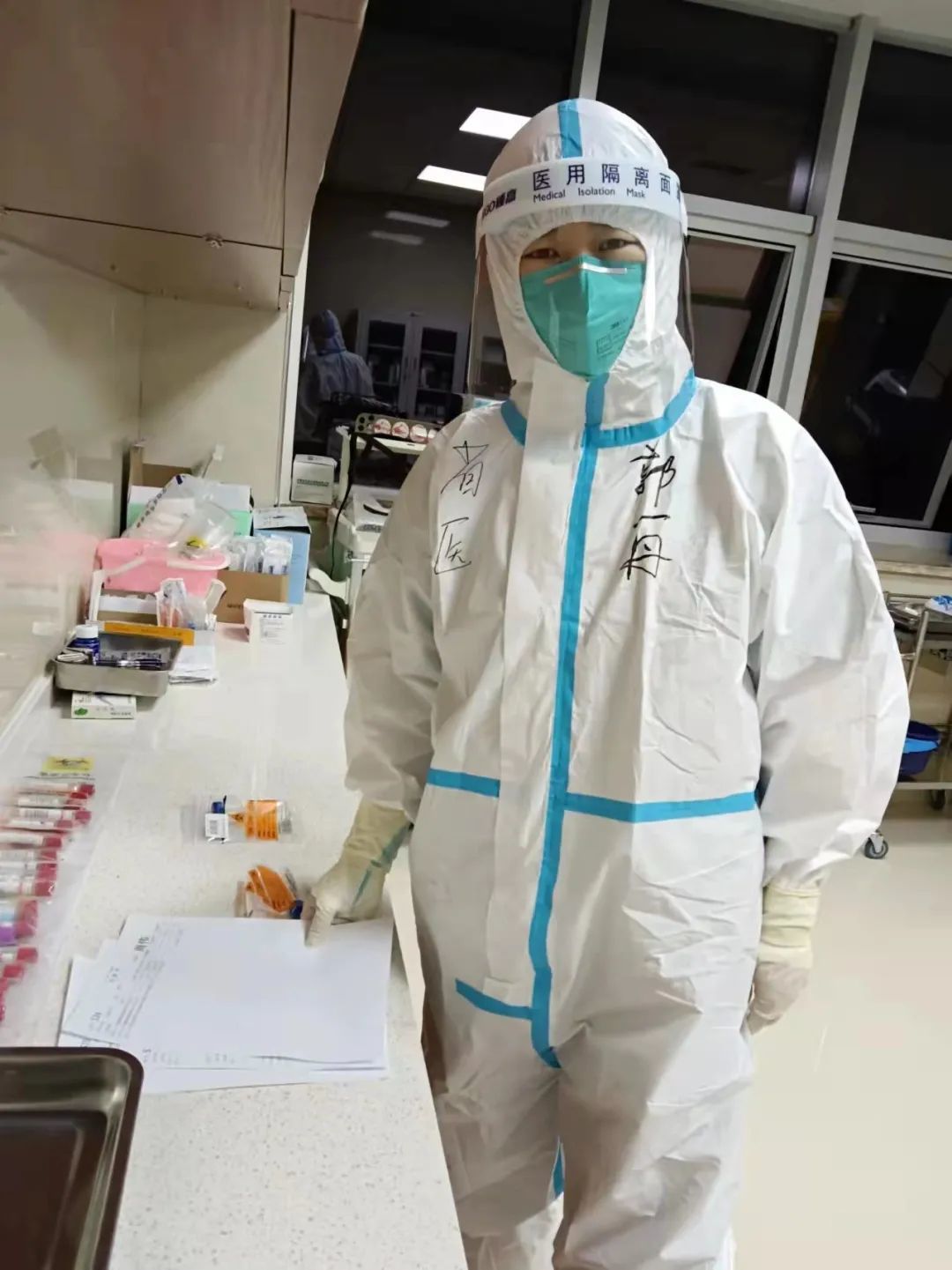 岂曰无衣，与子同裳！致敬甘肃省医抗疫逆行者