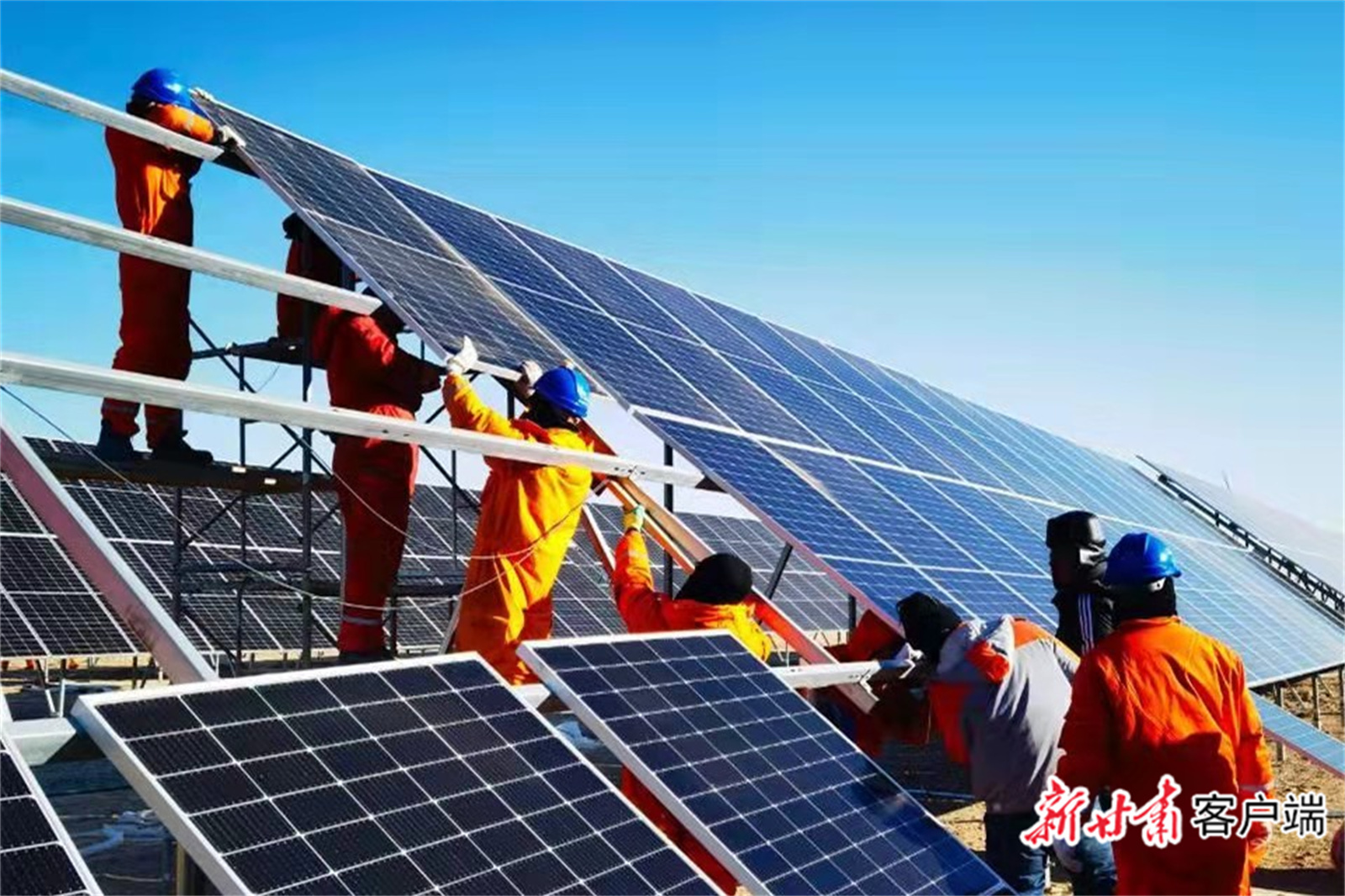 甘肃电投集团酒泉汇能公司瓜州北大桥50MW光伏项目建设现场