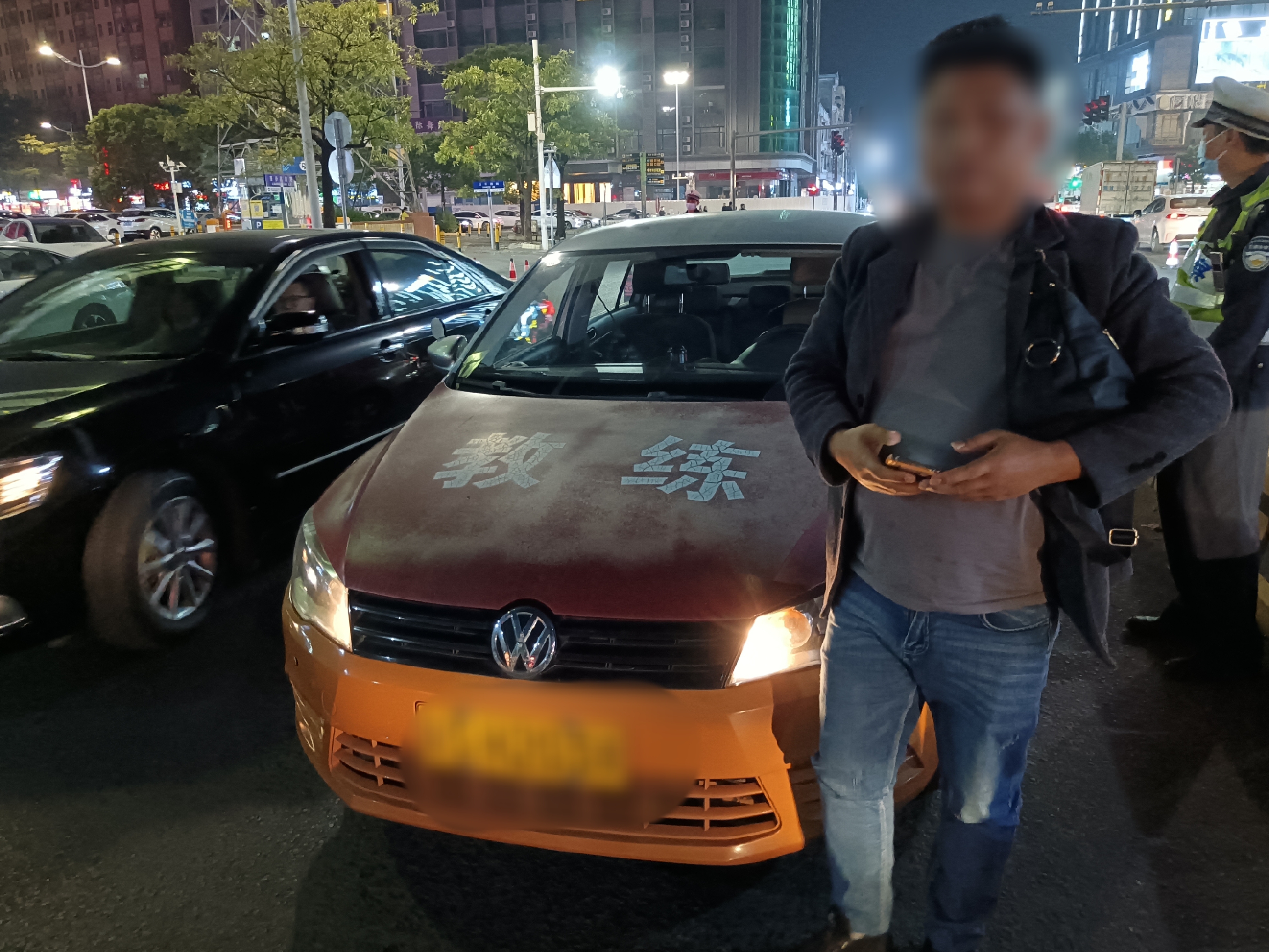 东莞交警开展专项整治行动 严查涉酒驾车违法行为