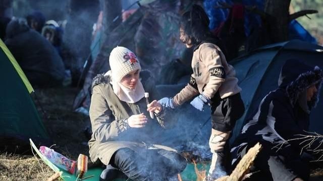波白边境难民危机愈演愈烈，白俄罗斯总统否认蓄意策划难民危机