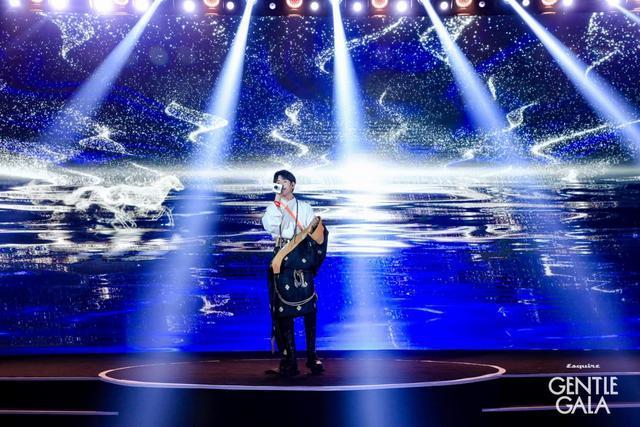 丁真珍珠《德吉》压轴收场