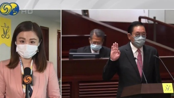 香港立法会举行新议员就职仪式 有议员用普通话宣誓