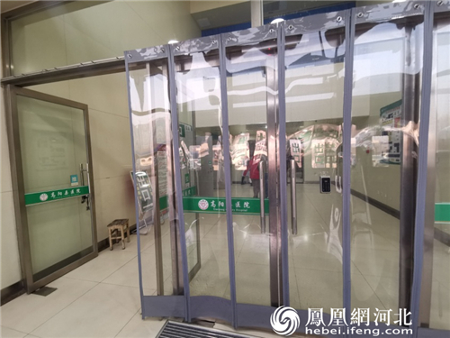 图11：高阳县医院住院部无人值守，出口也可随便向里走。而再向里便是门诊部。