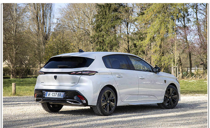 标致全新308海外实拍搭1.6t插混/换新logo-图2