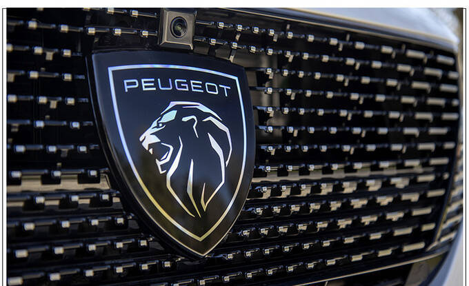 标致全新308海外实拍搭1.6t插混/换新logo-图3