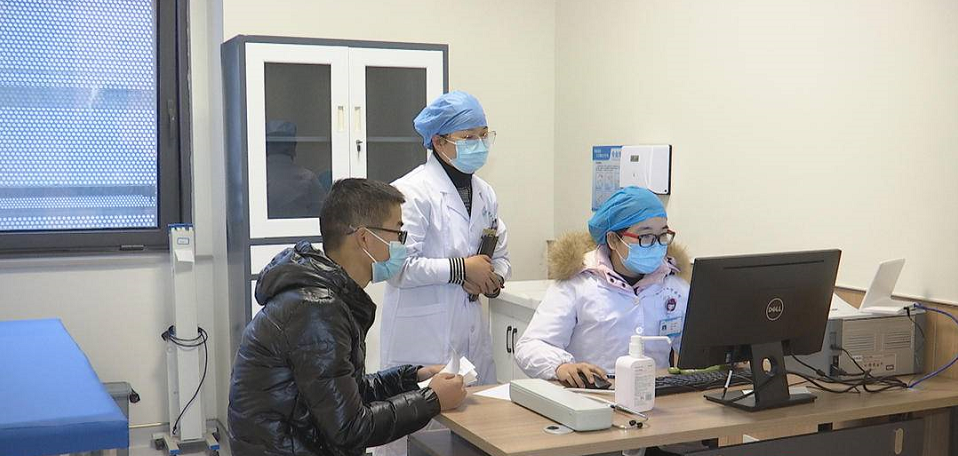 三甲医院专家全面进驻 麒麟街道社区卫生服务中心提升优质医疗服务