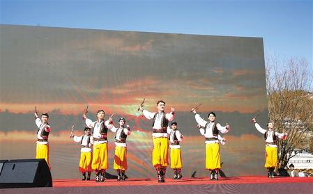 “我们的中国梦”——文化进万家迎新春文艺演出 张曦予 摄