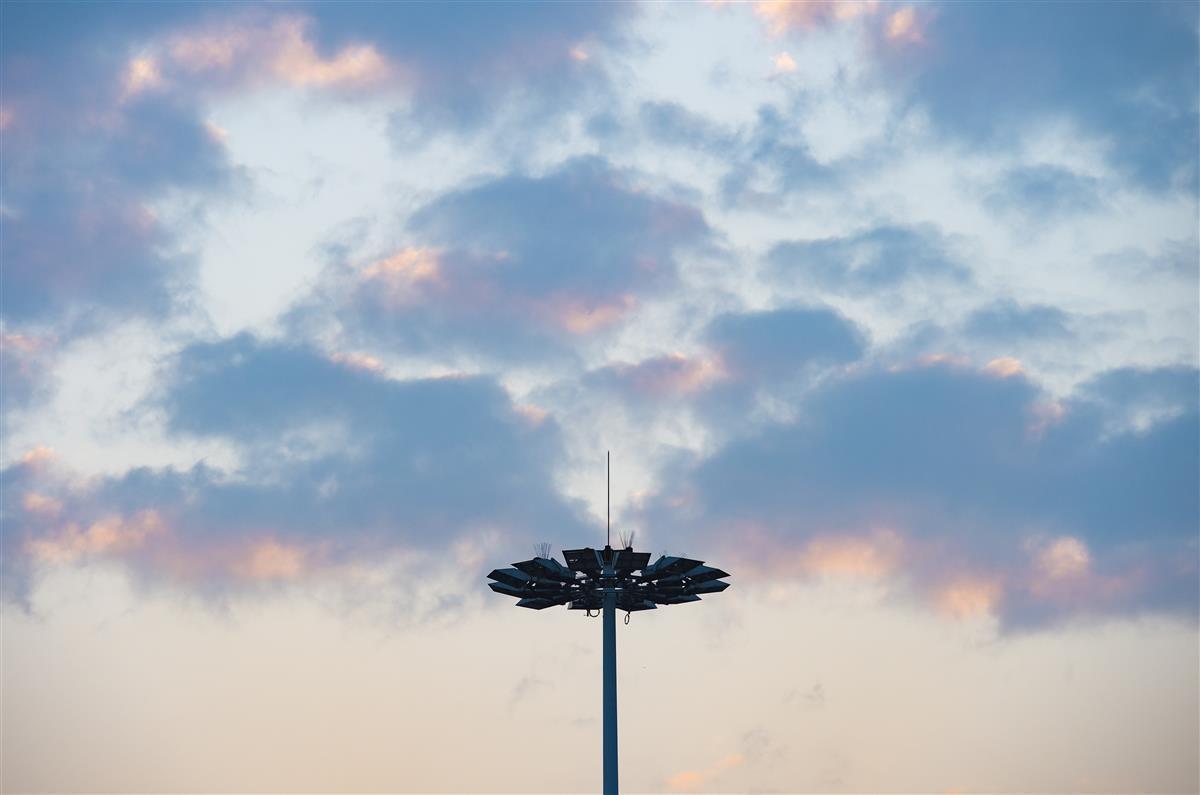 武汉傍晚天边云蒸霞蔚