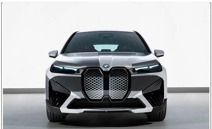 宝马发布可变色车漆技术车身从白到黑自由切换-图6