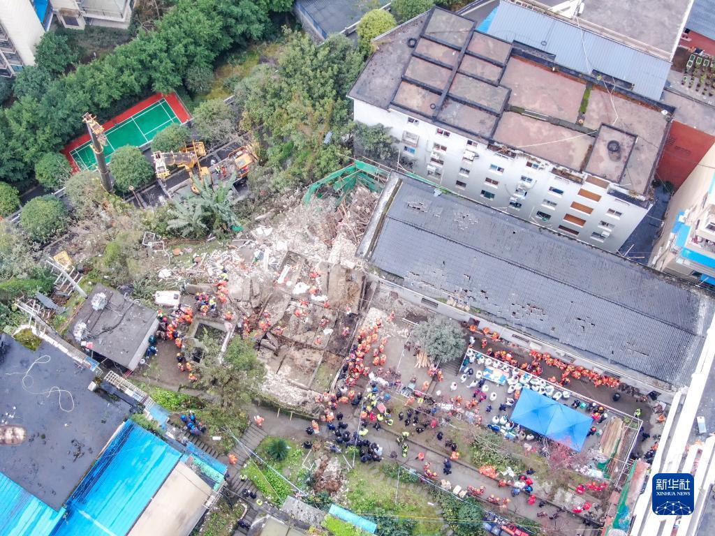这是1月7日拍摄的重庆市武隆区凤山街道办事处食堂垮塌现场（无人机照片）。新华社记者 黄伟 摄
