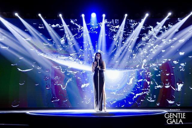 袁娅维深情演绎《蝴蝶》