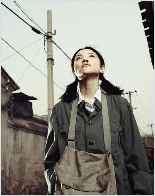 颜丙燕凭借电影《爱情的牙齿》获得金鸡奖最佳女主角