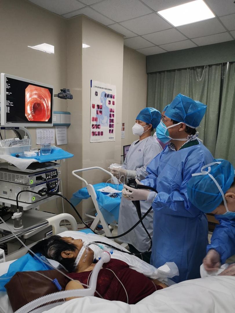 两区联动西安交大一附院完成消化道大出血急诊内镜下治疗