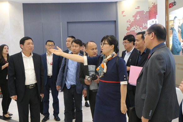 柬埔寨西港特区黄焕华勇挑担善作为始终当好中柬友谊的使者