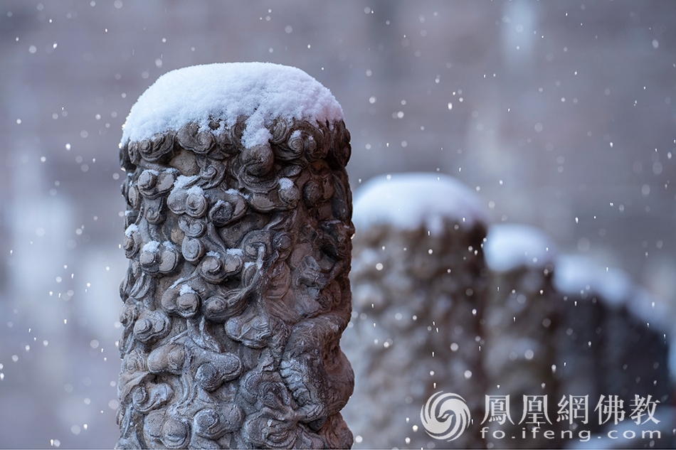 普宁寺唯美雪景（图片来源：凤凰网佛教 摄影：孟和得力根）