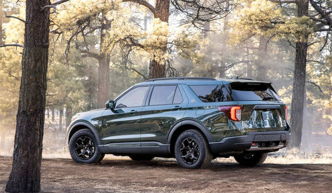 福特探险者是该品牌旗下的一款中大型suv,其硬派的外观设计深受众多