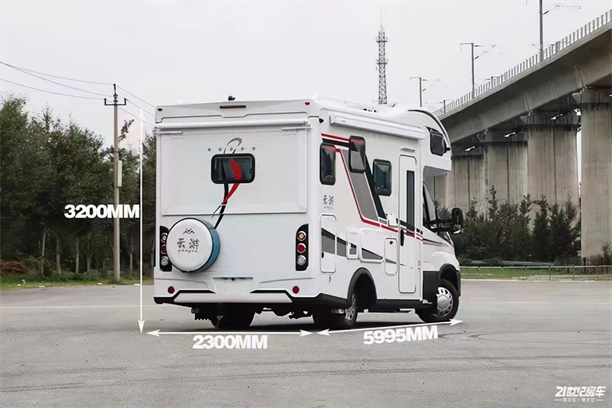 云游进口依维柯双拓展房车特价来袭