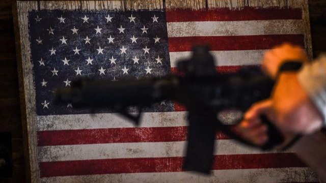 2021年的美国：总统拜登宣誓就任，枪支暴力比疫情更“流行”
