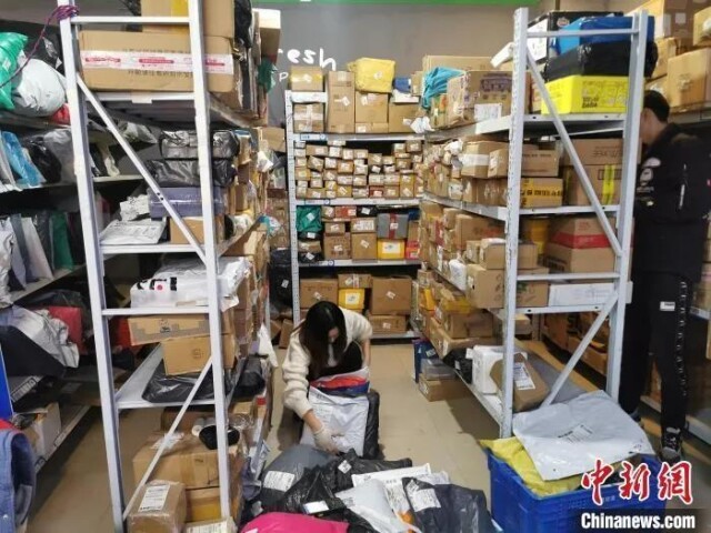 资料图:快递站点。韩章云 摄