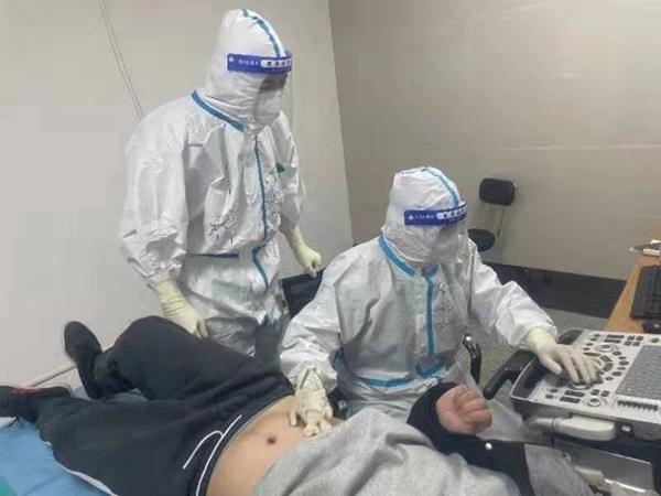 西安交大二附院：“超人”的故事——防护面屏后的视线