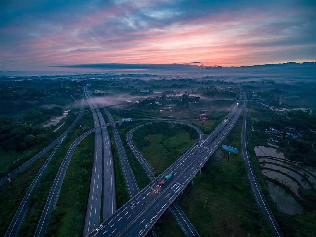 大竹县杨家镇红花湾交通枢纽 王巍 摄