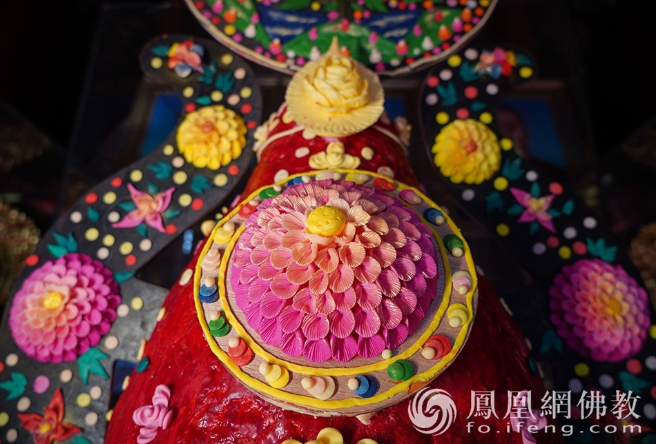 罕见的普宁寺酥油花（图片来源：凤凰网佛教 摄影：孟和得力根）