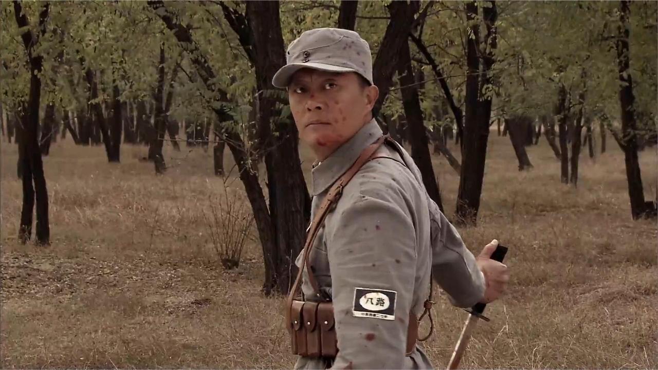 敌后英雄:锄奸队长回总部报道,顺路杀了几个鬼子,首长佩服至极