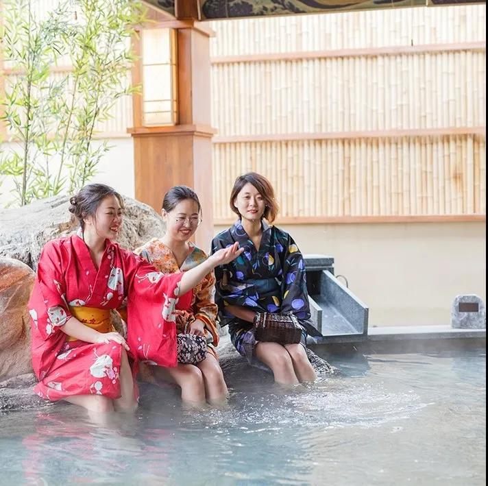 极乐汤周年狂欢高燃来袭！免费泡汤、汉服打卡……精彩享不停