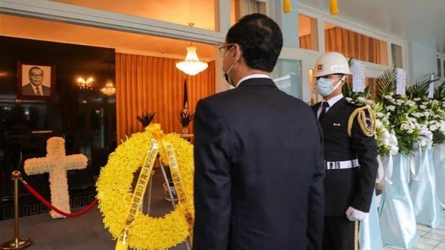 蒋经国逝世34周年朱立伦陵寝前检讨连败所有错我一人扛