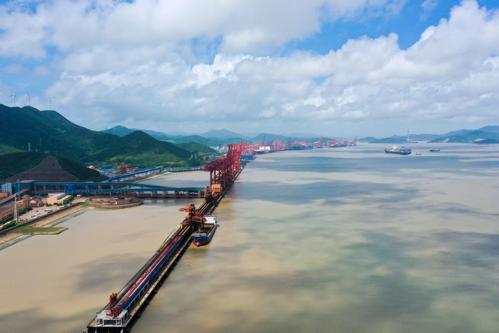 重大进展！宁波港域亿吨级铁矿石大宗散货码头群全面建成